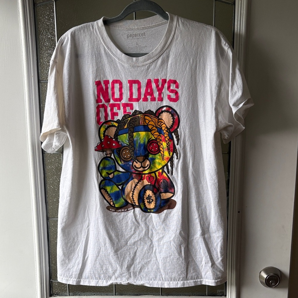 White Graphic T-Shirt preloved